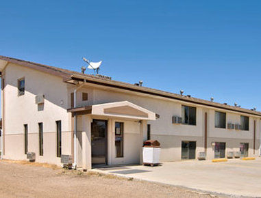 Super 8 By Wyndham Bowman Hotel Exterior photo